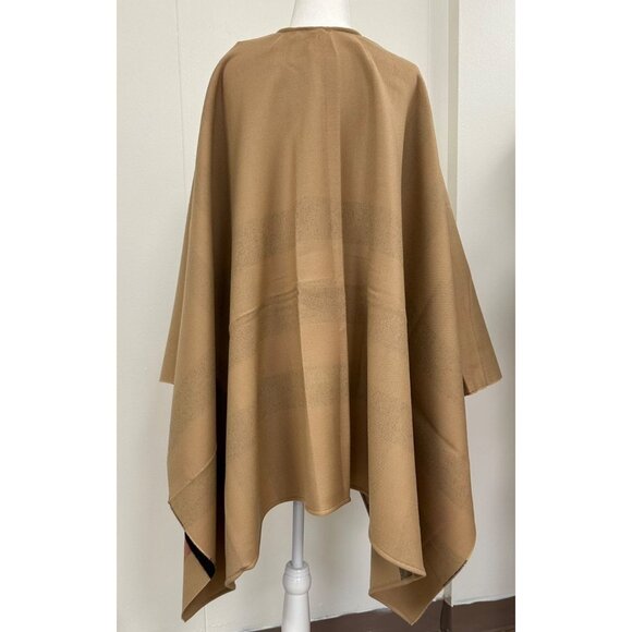 Burberry Women’s Charlotte reversible solid check Wool cape Camel 140*14… - Picture 3 of 11